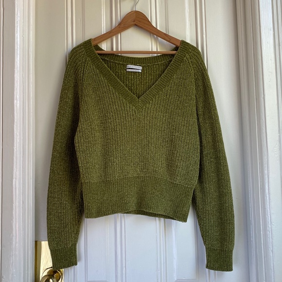 Urban Outfitters Sweaters - Urban Outfitters Olive Green Knit V Neck Sweater